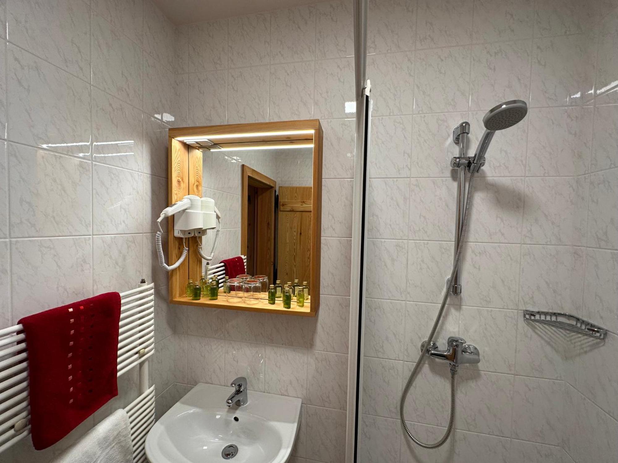 Hotel Surc Kranjska Gora Eksteriør bilde