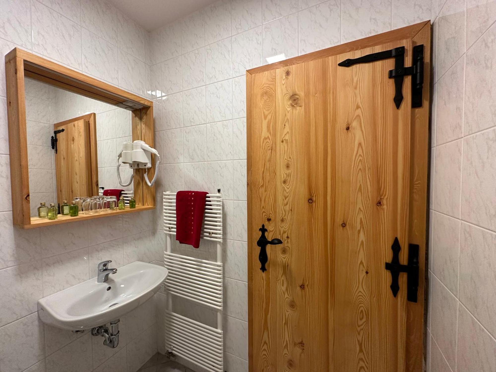 Hotel Surc Kranjska Gora Eksteriør bilde